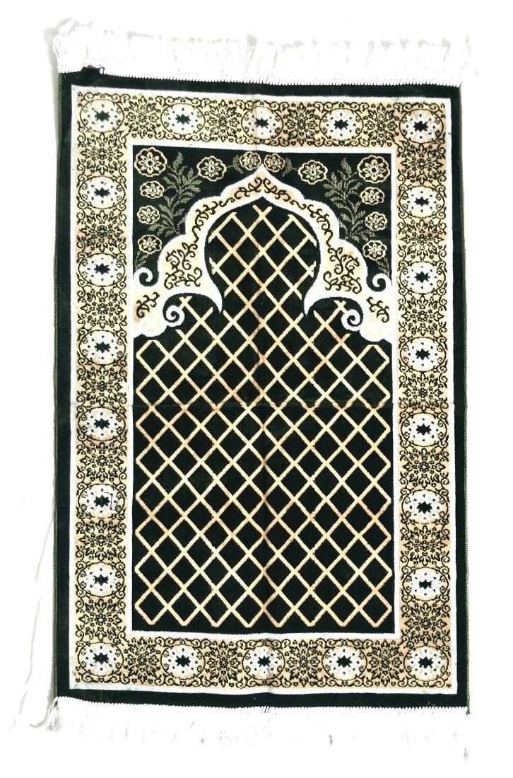 Luxury Velvet Islamic Prayer Rug / Janamaz / Musallah Green