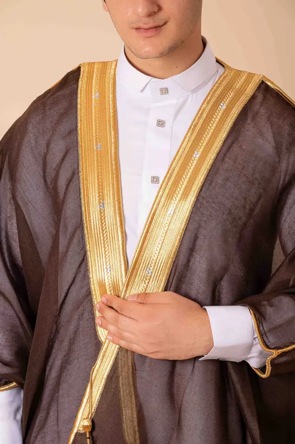 Regal Heritage Deep Brown Arabic Bisht for Men with Gold Zari Edge Embroidery – Premium Lightweight Open-Front Cloak - Image 2 - Ruby Online