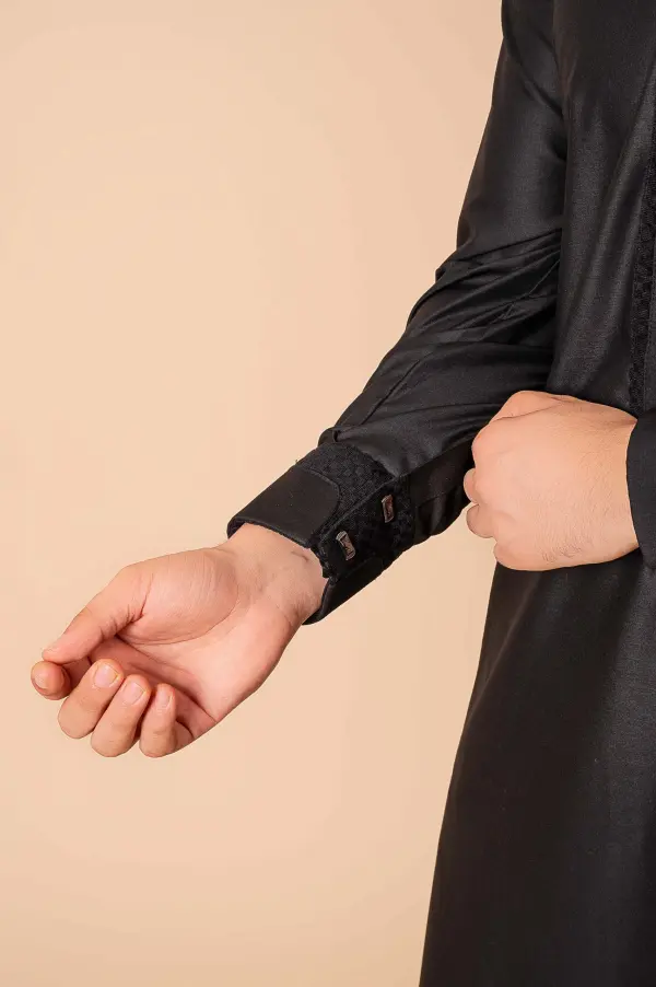 Premium Jet Black Designer Thobe for Men with Textured Trim Placket & Modern Band Collar - Image 5 - Ruby Online
