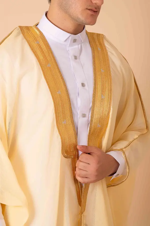 Luxury Cream Arabic Bisht for Men with Gold Zari Edge Embroidery – Premium Lightweight Open-Front Cloak - Image 5 - Ruby Online
