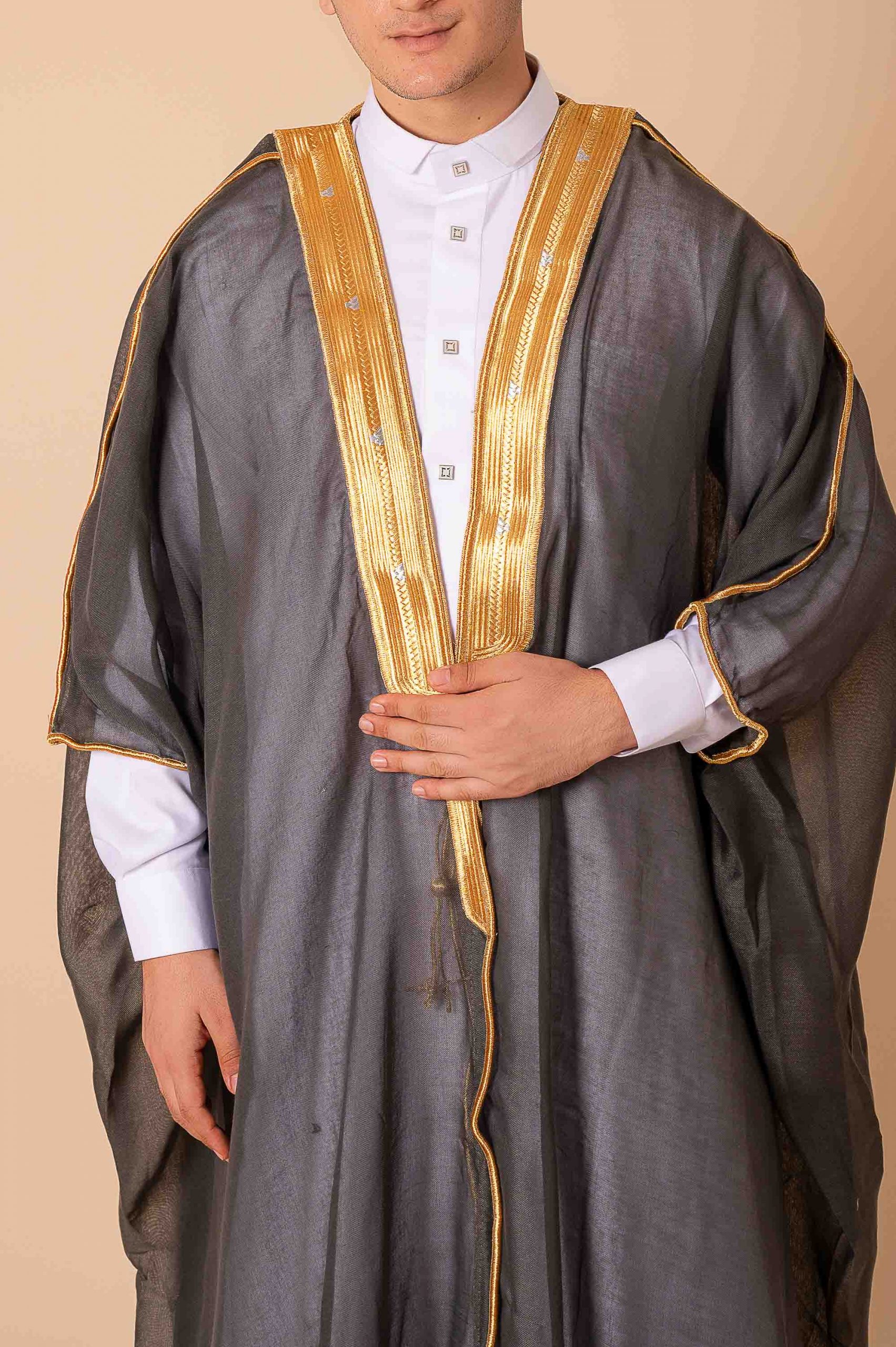 Luxury Dark Grey Arabic Bisht for Men with Gold Zari Edge Embroidery – Premium Lightweight Open-Front Cloak - Image 5 - Ruby Online