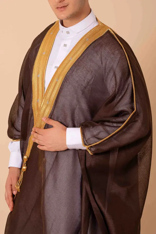 Regal Heritage Deep Brown Arabic Bisht for Men with Gold Zari Edge Embroidery – Premium Lightweight Open-Front Cloak - Image 4 - Ruby Online