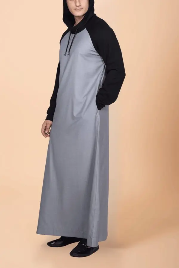 Men’s Light Grey Hooded Thobe with Black Sleeves – Minimal Sport Style - Image 2 - Ruby Online
