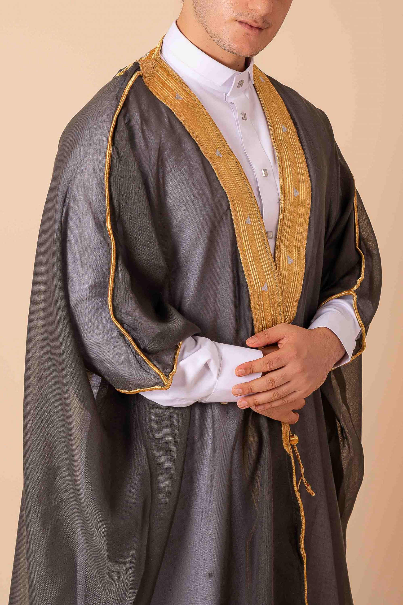 Luxury Dark Grey Arabic Bisht for Men with Gold Zari Edge Embroidery – Premium Lightweight Open-Front Cloak - Image 11 - Ruby Online