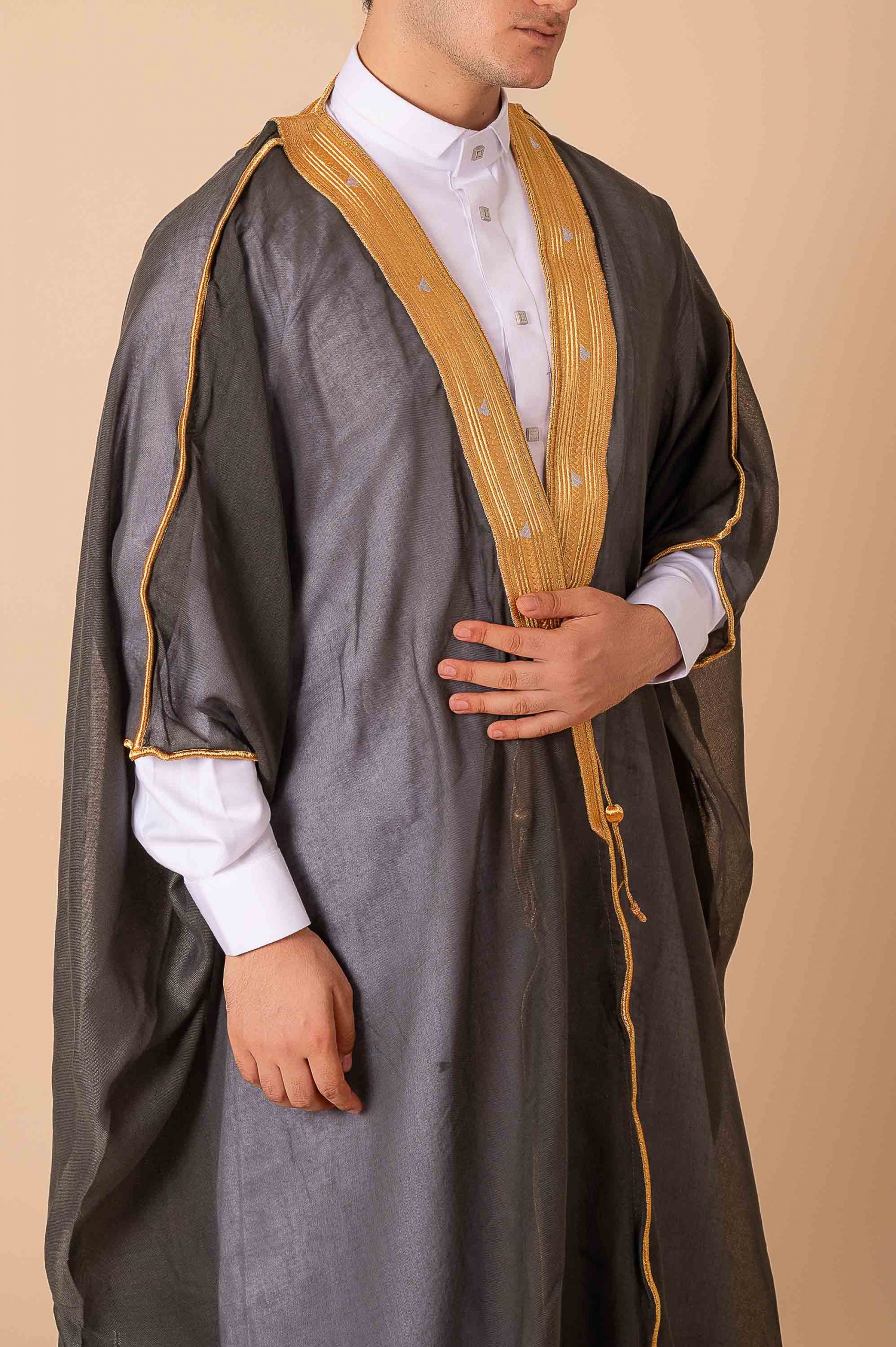 Luxury Dark Grey Arabic Bisht for Men with Gold Zari Edge Embroidery – Premium Lightweight Open-Front Cloak - Image 9 - Ruby Online