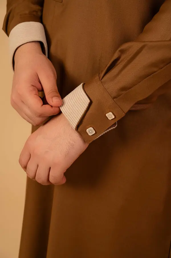 Copper Brown Contrast Collar Thobe – Modern Buttoned Men’s Islamic Wear - Image 5 - Ruby Online