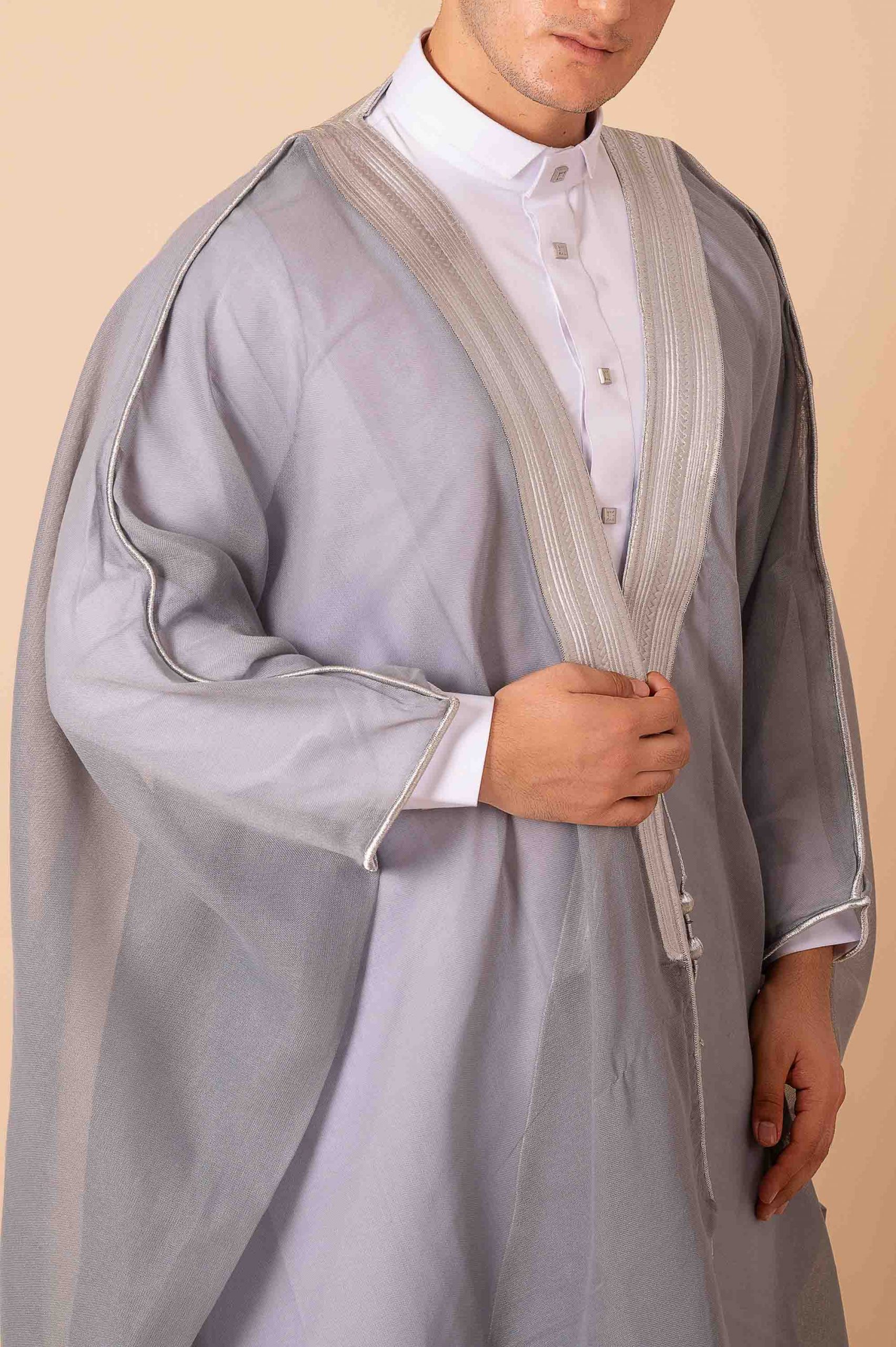 Elegant Grey Arabic Bisht for Men with Silver Zari Edge Embroidery – Premium Lightweight Open-Front Cloak - Image 10 - Ruby Online