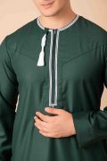 Dark green Omani thobe with white geometric embroidery and tassel for men