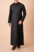 Black minimalist Emirati thobe with concealed placket and mandarin collar for men