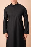Black minimalist Emirati thobe with concealed placket and mandarin collar for men