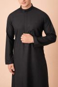 Black minimalist Emirati thobe with concealed placket and mandarin collar for men