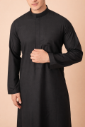 Black minimalist Emirati thobe with concealed placket and mandarin collar for men