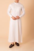 Men’s cream white classic thobe with pleated front panel and band collar