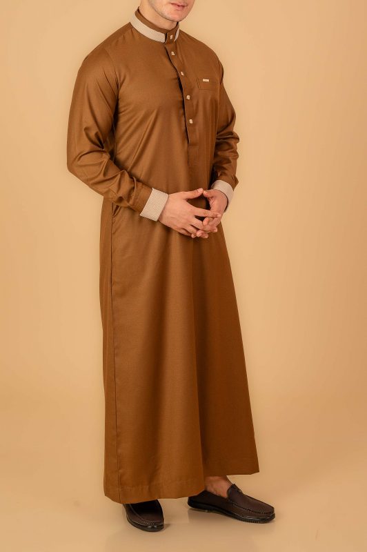 Brown thobe with beige contrast collar and cuffs for men