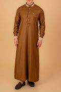 Brown thobe with beige contrast collar and cuffs for men